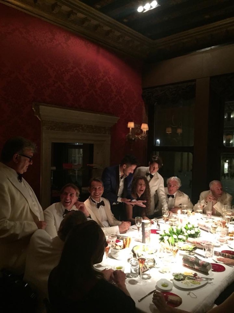 Nikola Previti durante una cena di gala aziendale
